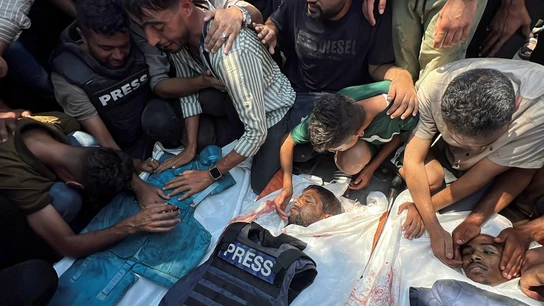 Los periodistas asesinados en los ataques israelíes contra el hospital Nasser. Los periodistas asesinados en los ataques israelíes contra el hospital Nasser.