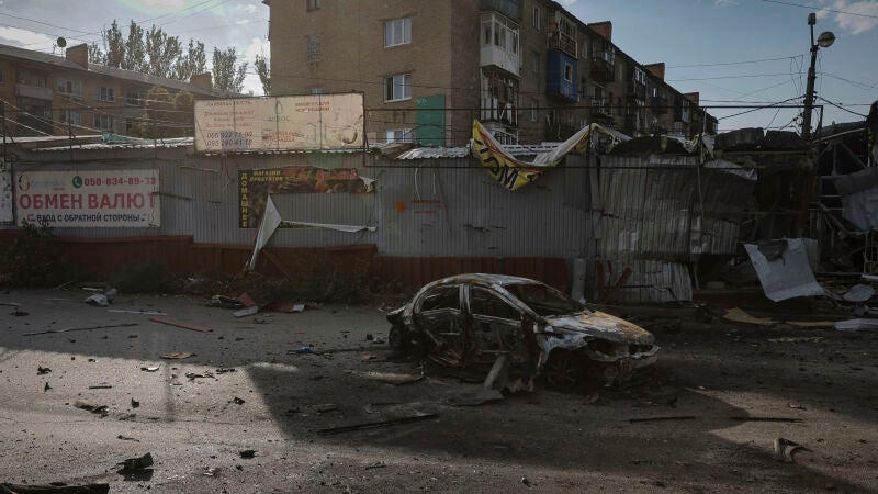 Destrozos en la ciudad ucraniana de Kostiantynivka, lugar de intensas batallas entre las tropas de Rusia y Ucrania