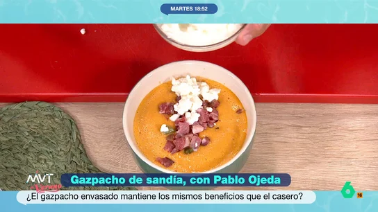 El nutricionista Pablo Ojeda muestra cómo preparar gazpacho de sandía: la receta paso a paso Una elaboración estrella del verano es el gazpacho. Por ello, el nutricionista comparte en Más Vale Tarde una versión diferente de este plato que, además, es más saludable que la receta tradicional.