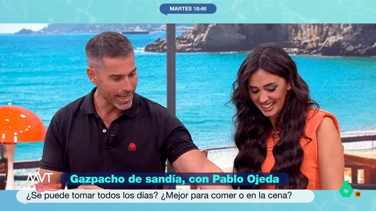 El nutricionista Pablo Ojeda comparte un truco para pelar el tomate de manera fácil y rápida A través de esta técnica, además de facilitar retirar la piel del tomate, también ayuda a que se potencien los azúcares de este fruto y que, además, de melosidad al gazpacho.