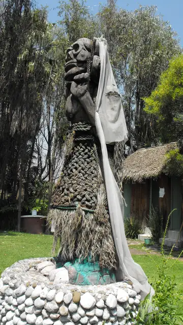 Estatua de la Llorona Estatua de la Llorona