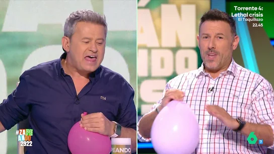 Miki Nadal e Iñaki Urrutia se enzarzan en una pela de tráfico... con helio: "No te pongas farruco, que te arranco la cabeza" Las discusiones con un tono de voz a lo 'Pitufo Makinero' son más divertidas. Lo demostraron las raperas Métrika y BB Trickz en un festival y, en este vídeo, Miki Nadal e Iñaki Urrutia en plató con unos globos de helio.