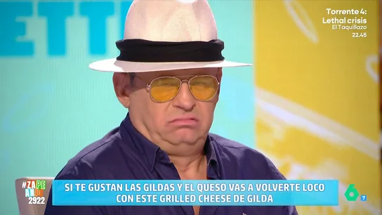 Miki Nadal 'sentencia' el sándwich de queso y gildas de Jiaping: "Sabe a culo" Iñaki Urrutia, María Gómez y el presentador de Zapeando son los encargados de valorar la curiosa receta que propone la colaboradora. No te pierdas cómo la ha preparado en el vídeo principal.
