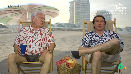 'Aznarito' desvela el origen de su 'váyase señor González': "Fue cosa de Miguel Ángel Rodríguez" Los expresidenten disfrutan de una tarde de playa. A pesar de ello, se enorgullecen de no coger vacaciones. En su opinión, que ellos cogieran vacaciones sería como "dejar a España sin el faro que la guía".