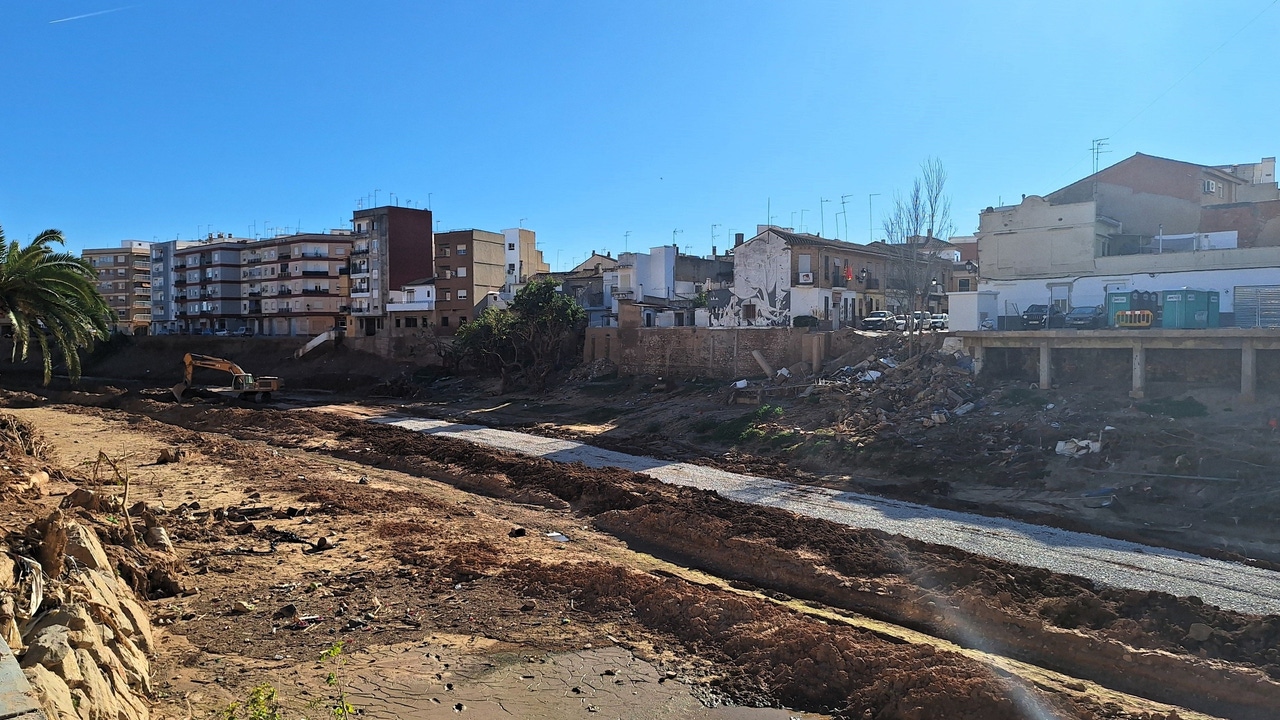 Se cumplen diez meses de la DANA de Valencia con colegios en ruinas y un Mazón que sigue sin dar explicaciones: "Seguimos limpiando las alcantarillas"