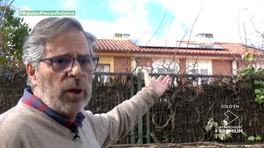 "Tengo una central en el tejado": el relato de un vecino que ha dejado de pagar luz, calefacción y gasolina por sus placas solares "Tengo una central en el tejado": el relato de un vecino que ha dejado de pagar luz, calefacción y gasolina por sus placas solares