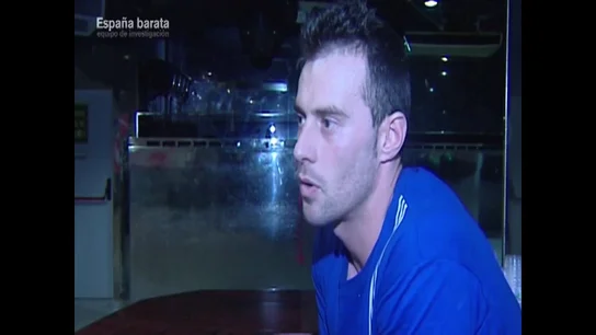 Habla un camarero de Salou sobre los jóvenes británicos: "Piden tres cervezas porque la primera se la beben del trago" Habla un camarero de Salou sobre los jóvenes británicos: "Piden tres cervezas porque la primera se la beben del trago"