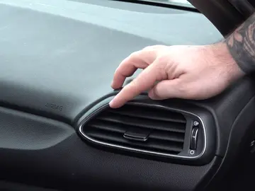 Plásticos y molduras de un coche Plásticos y molduras de un coche