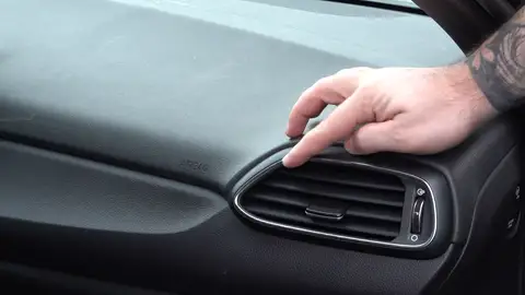 Plásticos y molduras de un coche Plásticos y molduras de un coche