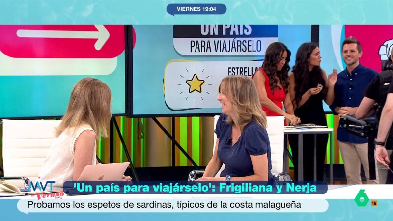 Marina Valdés pide "toallitas" después de comer espetos: "Es por las tertulianas de la mesa que están 'piqui piqui'"