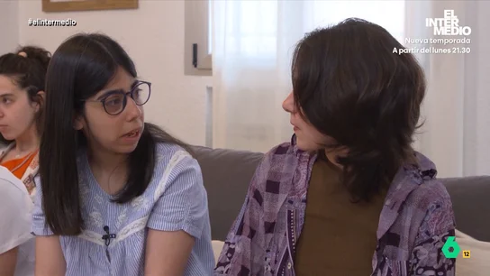 Clara Gutiérrez, residente en una vivienda de aprendizaje: "Aquí aprendemos a vivir como cualquier persona" Inés Rodríguez visitaba una vivienda de aprendizaje, donde profesionales ayudan a personas con discapacidad intelectual a desarrollarse y a aprender a vivir de forma independiente. Su experiencia, en este vídeo.