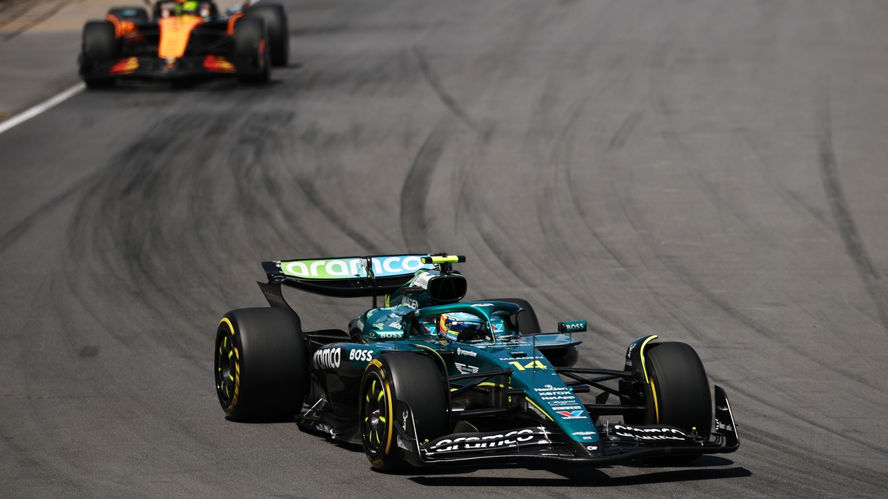 La llamativa predicción de Leclerc sobre Alonso: "McLaren está en su propia liga con Aston Martin..."
