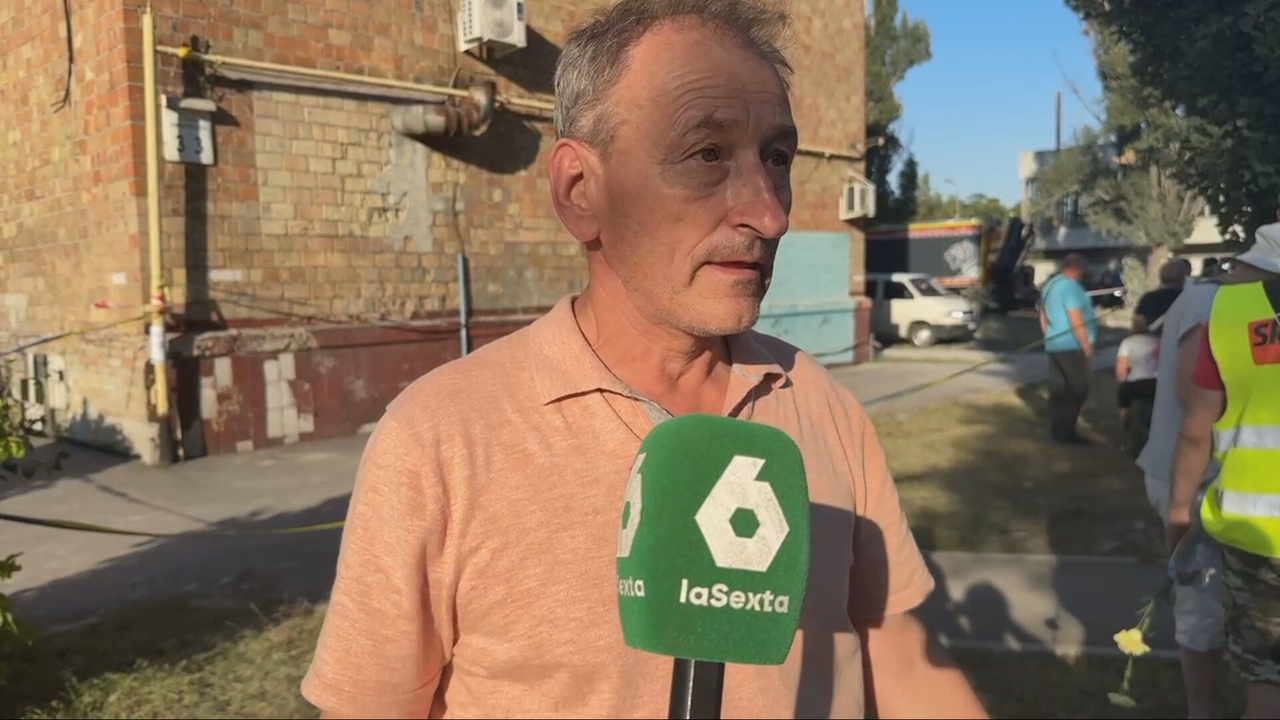 "Fue aterrador, la gente gritaba, caía...": el pánico de los civiles ucranianos en el letal ataque de Rusia sobre Kyiv