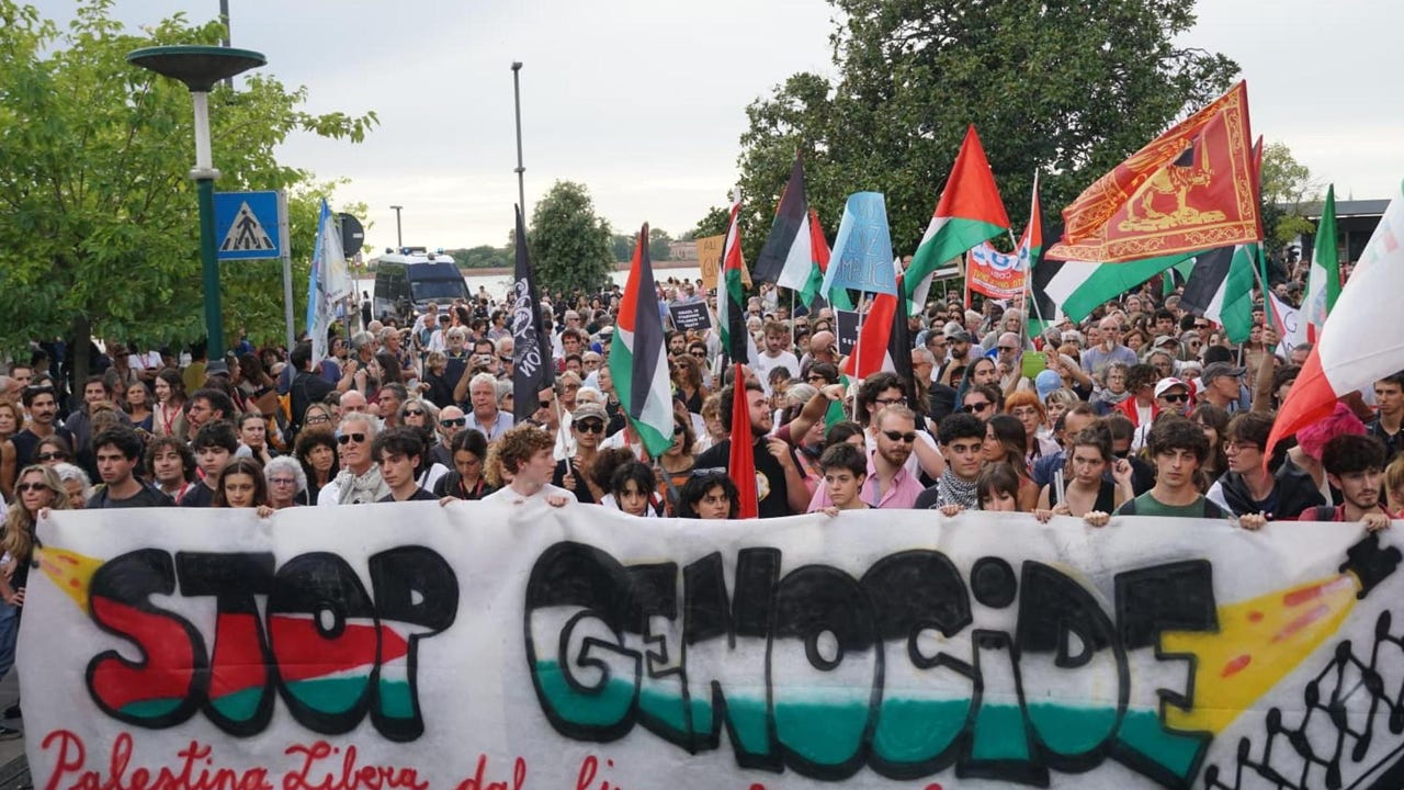 Miles de personas protestan en el Festival de Venecia contra el "genocidio" de Israel en Gaza