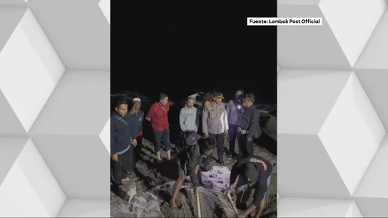 Momento en el que la policía de indonesia encuentra el cuerpo de Matilde Muñoz Momento en el que la policía de indonesia encuentra el cuerpo de Matilde Muñoz