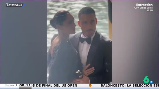 Miguel Ángel Silvestre y Eugenia Silva derrochan complicidad en el festival de Venecia: "Y no se hundió la góndola" Miguel Ángel Silvestre y Eugenia Silva derrochan complicidad en el festival de Venecia: "Y no se hundió la góndola"