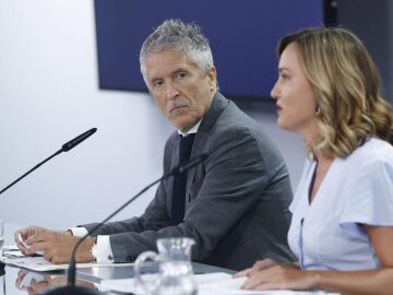 La portavoz y ministra de Educaci&oacute;n, Formaci&oacute;n Profesional y Deportes, Pilar Alegr&iacute;a, y el ministro de Interior, Fernando Grande-Marlaska