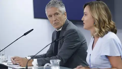 La portavoz y ministra de Educación, Formación Profesional y Deportes, Pilar Alegría, y el ministro de Interior, Fernando Grande-Marlaska La portavoz y ministra de Educación, Formación Profesional y Deportes, Pilar Alegría, y el ministro de Interior, Fernando Grande-Marlaska