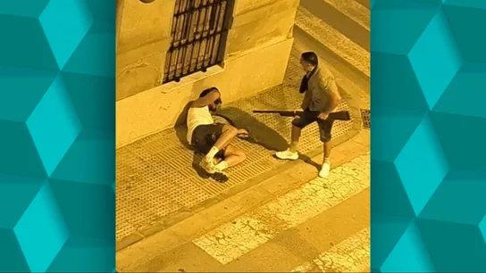 Tiros en Alfafar (Valencia) por un aparcamiento: un vecino resulta herido tras discutir por un vado que solía usar el agresor Tiros en Alfafar (Valencia) por un aparcamiento: un vecino resulta herido tras discutir por un vado que solía usar el agresor