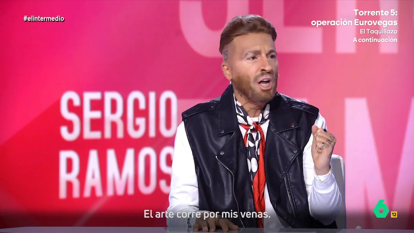 'Sergio Ramos' estrena en 'exclusiva' su segundo single en El Intermedio: "Nena te pongo a gozar, cantando sin vocalizar" 'Sergio Ramos' visita El Intermedio, imitación de Raúl Pérez mediante, para hablar de su canción 'Cibeles' y desvelar que, si no se le entiende muy bien, es porque "así obligo a la gente a que escuche varias veces la canción".