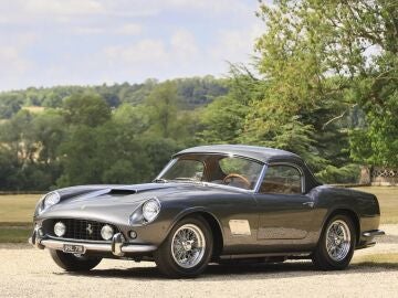 Los Ferrari de los a&ntilde;os 60 eran muy diferentes a los actuales; artesan&iacute;a pura, belleza sin necesidad de elementos superfluos, t&eacute;cnica de competici&oacute;n... 