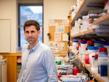 El investigador espa&ntilde;ol C&eacute;sar de la Fuente, de la Penn University