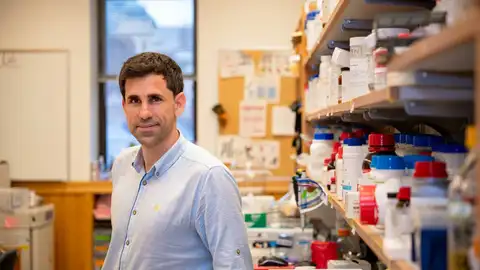 El investigador español César de la Fuente, de la Penn University El investigador español César de la Fuente, de la Penn University