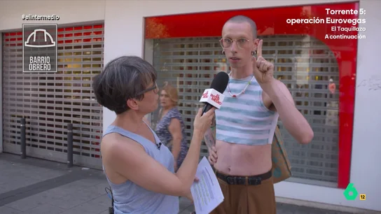 "A mis 29 años tengo amigos con casa en propiedad": un joven de barrio obrero desvela a Thais Villas quién es su 'amigo rico' Todos tenemos un amigo al que le ha ido mejor la vida que a nosotros. En este vídeo Thais Villas visita un barrio rico y un barrio obrero para descubrir qué consideran unos vecinos y otros como 'amigo rico'.