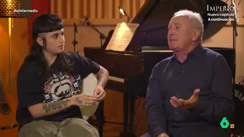 Víctor Manuel sorprende a Jimena Amarillo con una de sus respuestas: "¡Le da igual Bad Bunny!" Thais Villas une a los artistas Jimena Amarillo y Víctor Manuel para hablar sobre la industria de la música y qué diferencias y similitudes existen entre ambas generaciones, en su nueva sección 'Zetas y Boomers'.