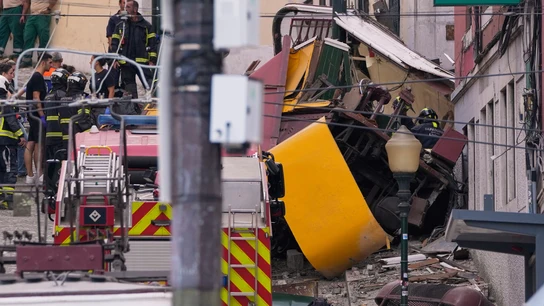 Funicular Gloria de Lisboa Al menos 15 muertos y una veintena de heridos por un accidente en el mítico funicular Gloria de Lisboa