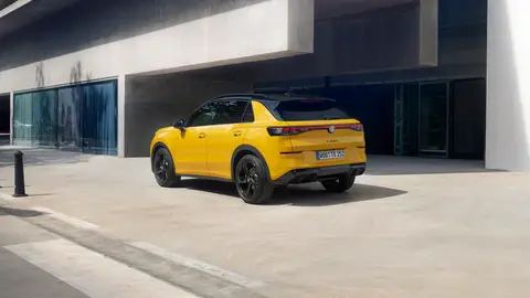 No cabe duda de que el nuevo T-Roc ha ganado en presencia y hasta en aspecto juvenil Volkswagen T-Roc