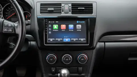 Hoy día, existen muchos accesorios para mejorar el equipamiento de nuevos viejos coches Accesorios para mejorar coches antiguos