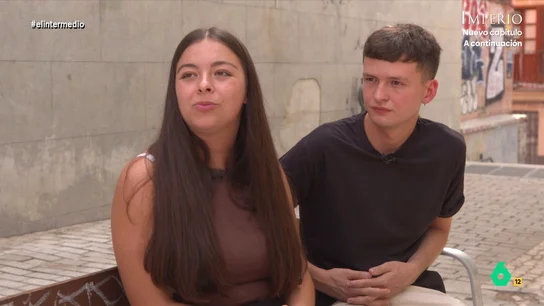 Irene, joven del Sindicato de Inquilinas: "Se espera que a los 18 años cotices 40 horas mientras haces estudios superiores" Inés Rodriguez habla con Irene Tienza y Jorge Collado, dos jóvenes activistas del Sindicato de Inquilinos que, en este vídeo, hablan sobre la vivienda y reivindican la lucha colectiva ante un "problema social y real".