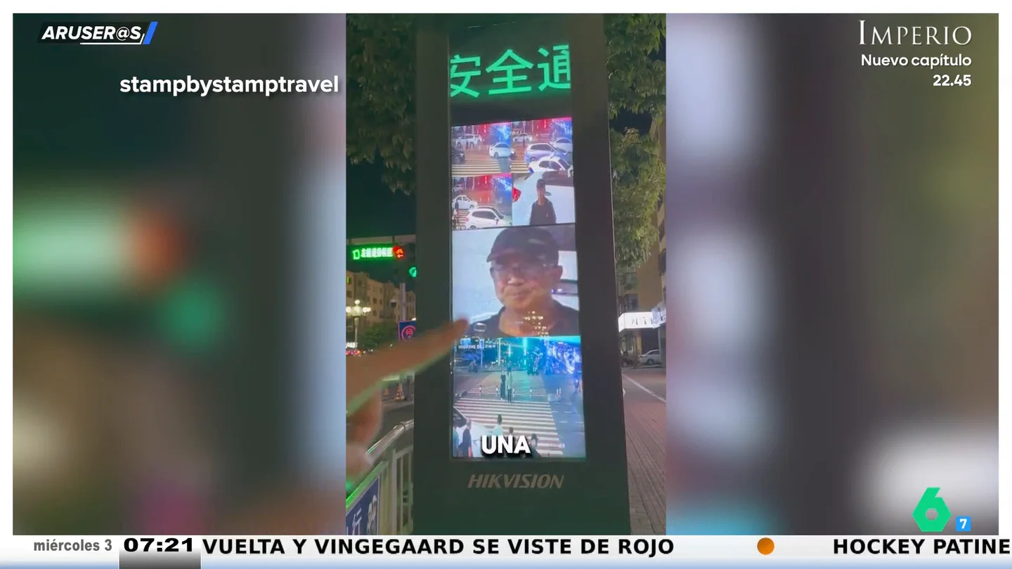 Una española visita China y descubre el 'semáforo de la vergüenza': "Si lo pasas en rojo, publican una foto tuya" Una española visita China y descubre el 'semáforo de la vergüenza': "Si lo pasas en rojo, publican una foto tuya"