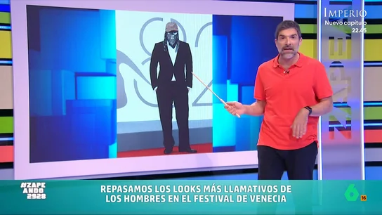 Del 'Goofy anarquista' al sombrero volcán: Nacho García repasa los looks masculinos más llamativos del Festival de Venecia Muchos actores no han dudado en arriesgar para pasar por la alfombra roja del popular festival de cine italiano. No te pierdas el divertido análisis del zapeador en el vídeo principal.