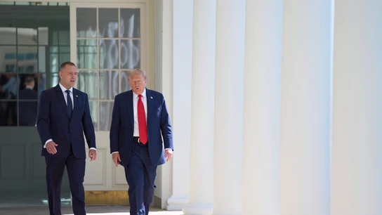 El presidente de Estados Unidos, Donald Trump, y el presidente de Polonia, Karol Nawrocki, pasean por la Casa Blanca El presidente de Estados Unidos, Donald Trump, y el presidente de Polonia, Karol Nawrocki, pasean por la Casa Blanca