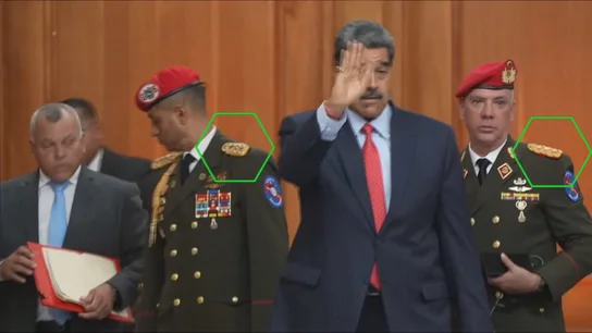 Las insignias que portan en los hombros los oficiales de alto rango en Venezuela dan nombre al Cártel de los Soles. Las insignias que portan en los hombros los oficiales de alto rango en Venezuela dan nombre al Cártel de los Soles.