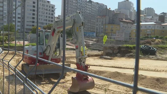 Un bloque de viviendas en construcción Un bloque de viviendas en construcción