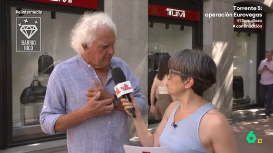 La respuesta de un hombre de barrio rico cuando Thais Villas le pregunta si su amigo tiene segunda residencia: "Y cuarta" Thais Villas pregunta en un barrio rico y uno obrero por sus amigos ricos y descubre desde personas con cuatro casas, coches de alta gama y áticos con piscina y jacuzzi, hasta personas con una vivienda en propiedad.