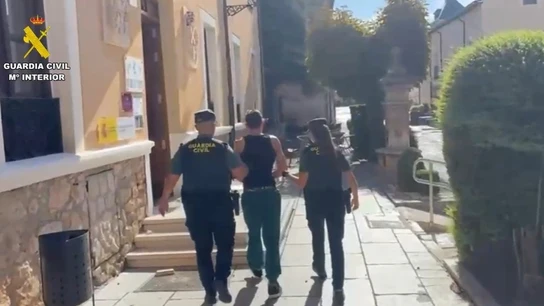 La Guardia Civil detiene a un joven de 20 años por amenazar de muerte a su madre La Guardia Civil detiene a un joven de 20 años por amenazar de muerte a su madre
