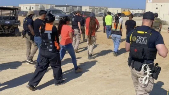 Momento de la detención de los trabajadores de la fábrica de Hyundai en Georgia (Estados Unidos) Momento de la detención de los trabajadores de la fábrica de Hyundai en Georgia (Estados Unidos)