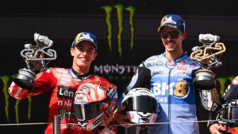 Marc y Alex M&aacute;rquez celebrando en Montmel&oacute;