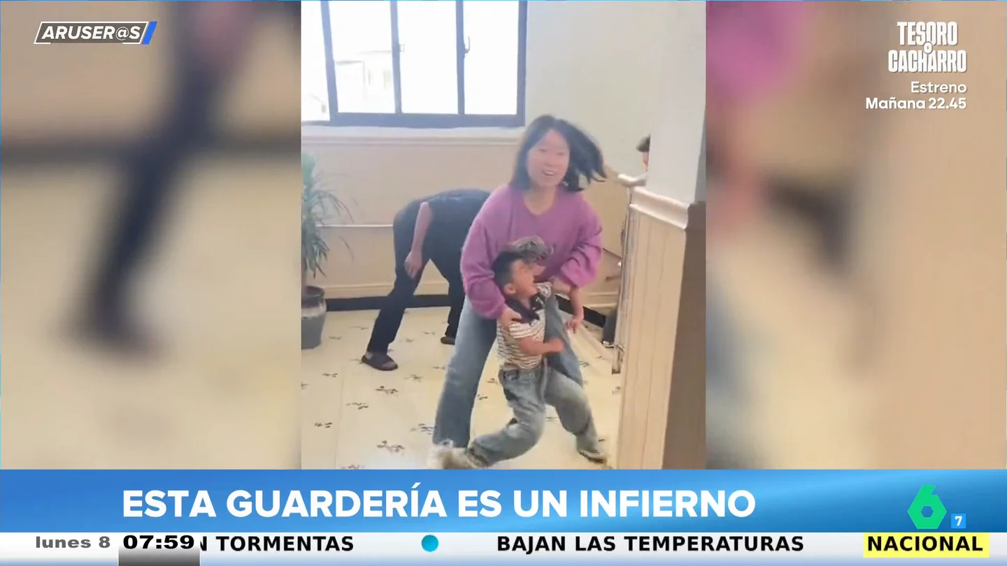 "Es un infierno": Alfonso Arús, tras ver el viral de 'la vuelta al cole' de una guardería en China "Es un infierno": Alfonso Arús, tras ver el viral de 'la vuelta al cole' de una guardería en China