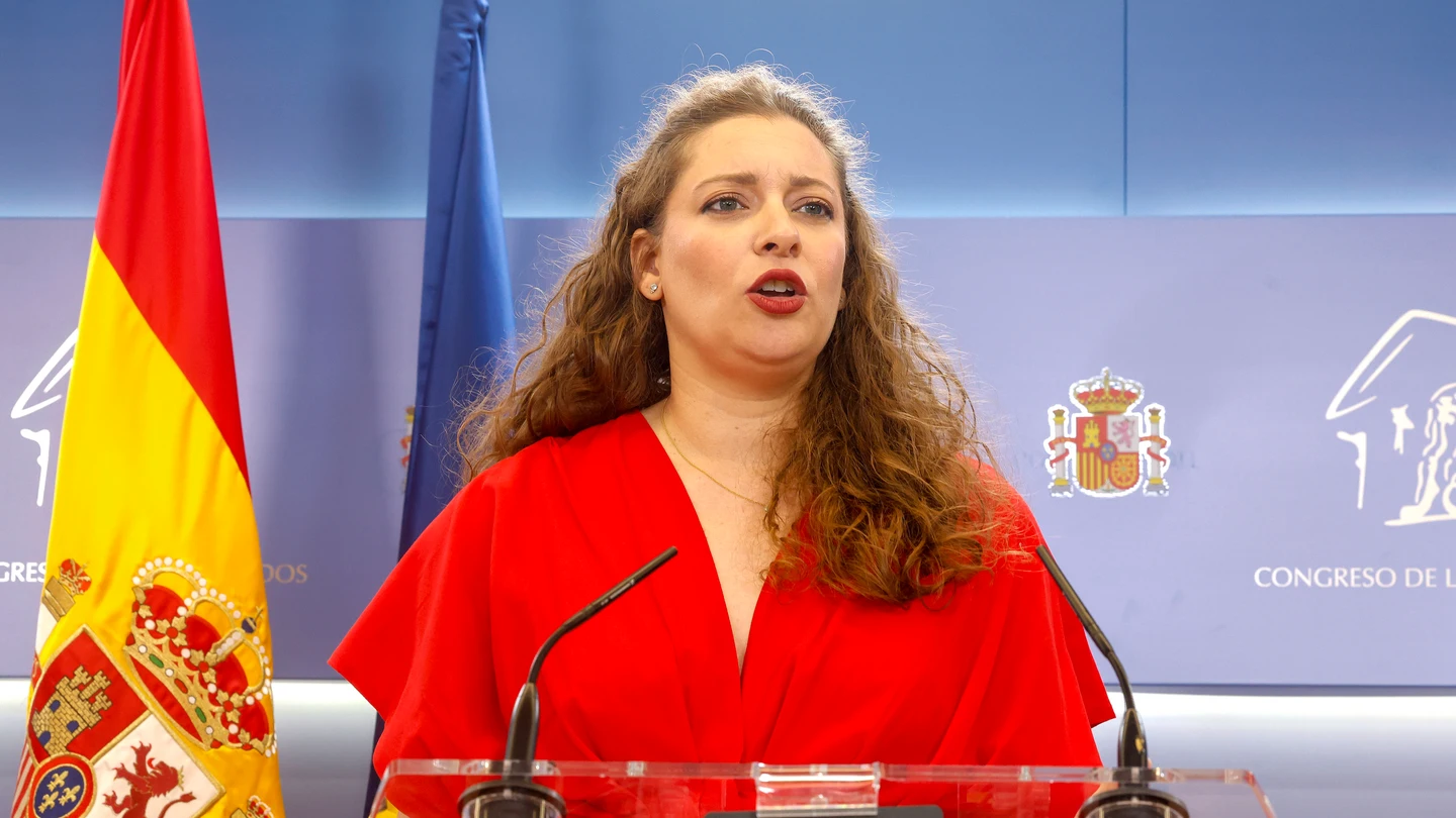 La diputada del PP Ester Muñoz ofrece una rueda de prensa La diputada del PP Ester Muñoz ofrece una rueda de prensa