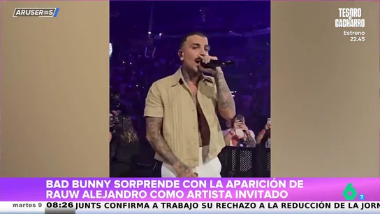 Bad Bunny invita por sorpresa a su concierto a Rauw Alejandro y se lesiona: "El salto es penoso" Bad Bunny invita por sorpresa a su concierto a Rauw Alejandro y se lesiona: "El salto es penoso"