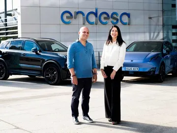 Endesa y Ayvens lanzan Endesa Drive, el primer renting eléctrico para particulares con todo incluido Endesa y Ayvens lanzan Endesa Drive, el primer renting eléctrico para particulares con todo incluido