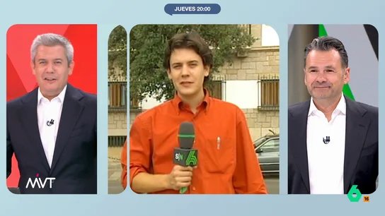 La reacción de Iñaki López al ver una foto de Rodrigo Blázquez de hace 19 años: "¿Tú salías en Sensación de vivir?" Rodrigo Blázquez sorprende a Iñaki López y Cristina Pardo con unos "documentos especialmente terribles" sobre sus comienzos en laSexta. Como no podía ser de otro modo, Iñaki los comenta en este vídeo.