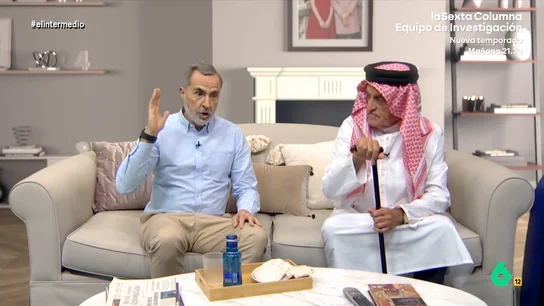 El 'rey Juan Carlos' comunica a 'Felipe VI' que ha vuelto a España para quedarse: "Los españoles ya me han perdonado" Raúl Pérez y Wyoming imitan a Felipe VI y Juan Carlos I en su primera 'sitcom': 'El bribón y el Borbón'. En este vídeo, el 'rey emérito' sorprende a su hijo con la intención de instalarse permanentemente en su casa.