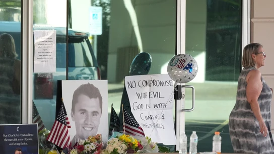 Imagen de un homenaje al activista trumpista Charlie Kirk Imagen de un homenaje al activista trumpista Charlie Kirk