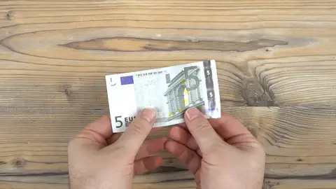 Billete de cinco euros Billete de cinco euros